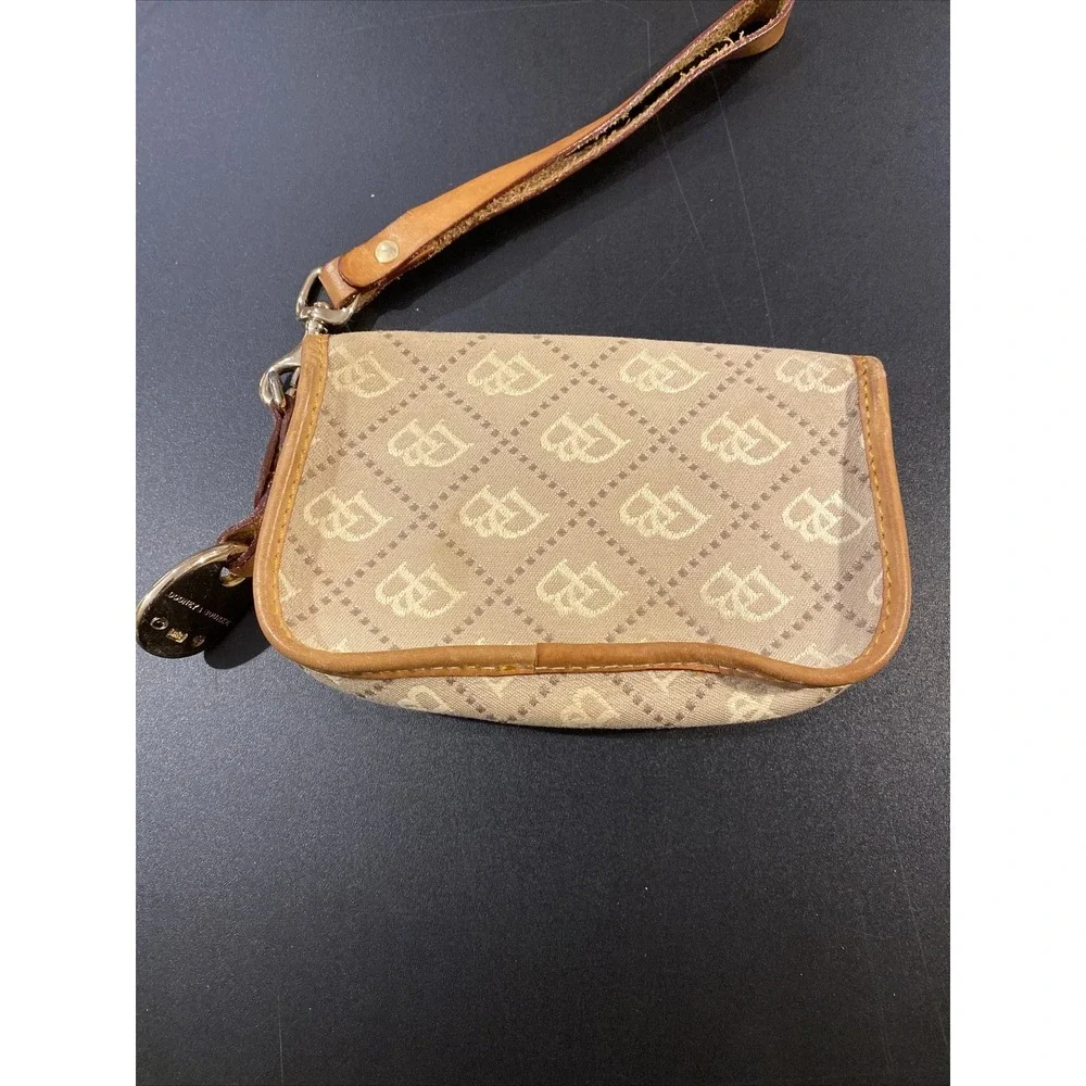 dooney and bourke Wristlet Beige